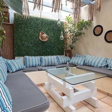 Manos Maria Bed & Breakfast 4*