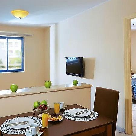 לינה וארוחת בוקר Manos Maria