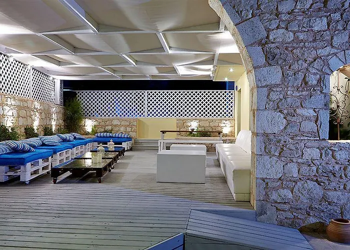 Manos Maria Hersonissos (Crete)